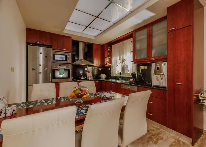 Satisfy Escape For 2-7 Pax * Hersonissos (Crete)