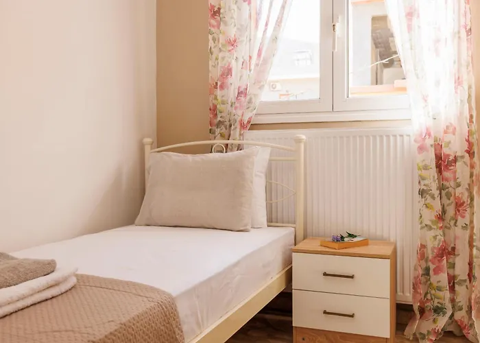 Satisfy Escape For 2-7 Pax