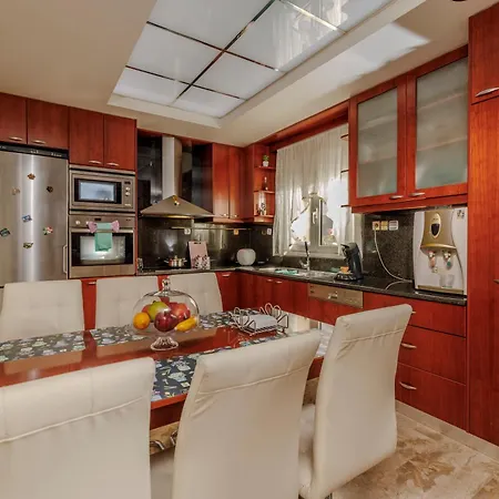 Satisfy Escape For 2-7 Pax *