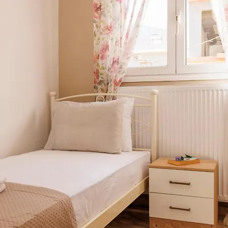 Satisfy Escape For 2-7 Pax